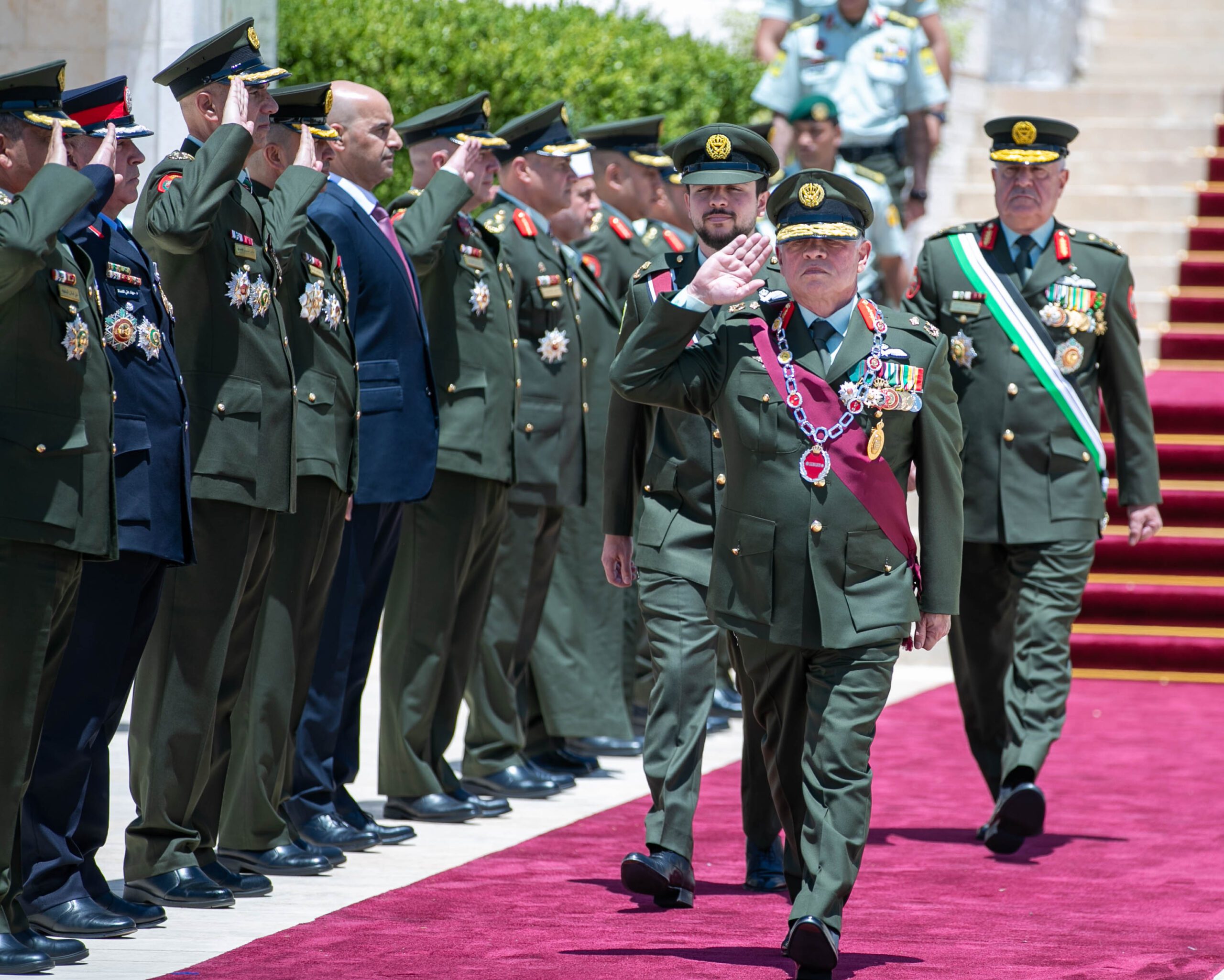 عاجل .. الملك وسمو ولي العهد يزوران صرح الشهيد.. صور