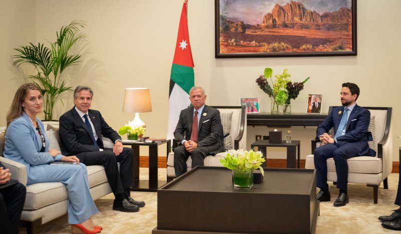 الملك يؤكد لبلينكن ضرورة التوصل إلى وقف فوري ودائم لإطلاق النار في غزة، وحماية المدنيين الأبرياء