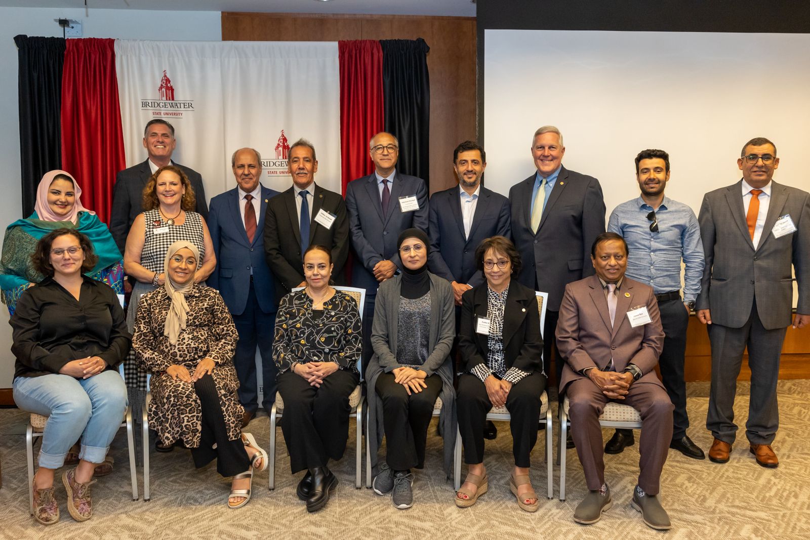 الطفيلة التقنية وبريدج ووتر الأمريكية يعقدان مؤتمرا علميا في بوسطن