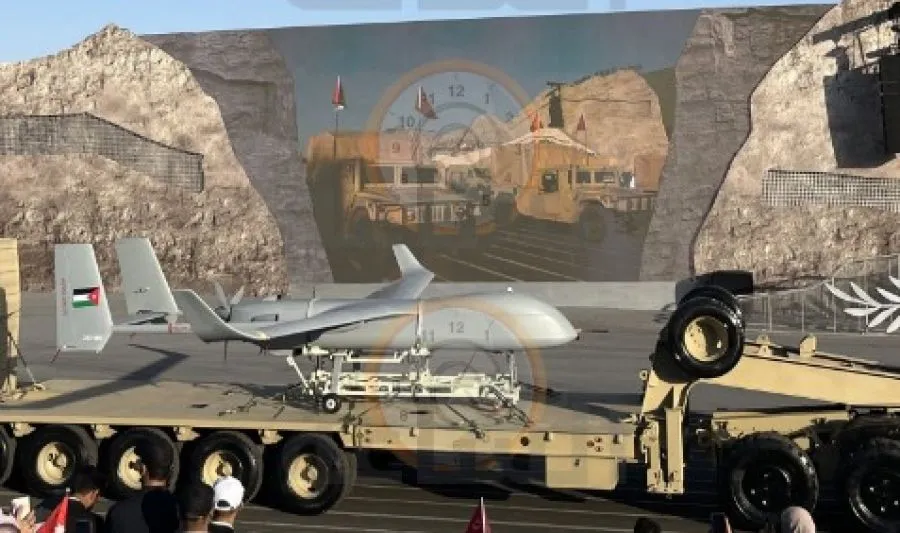 صورة حول : الاحتفال باليوبيل الفضي يَكشف عَن منظومة استطلاع جوي مسلح الاحتفال باليوبيل الفضي يَكشف عَن منظومة استطلاع جوي مسلح