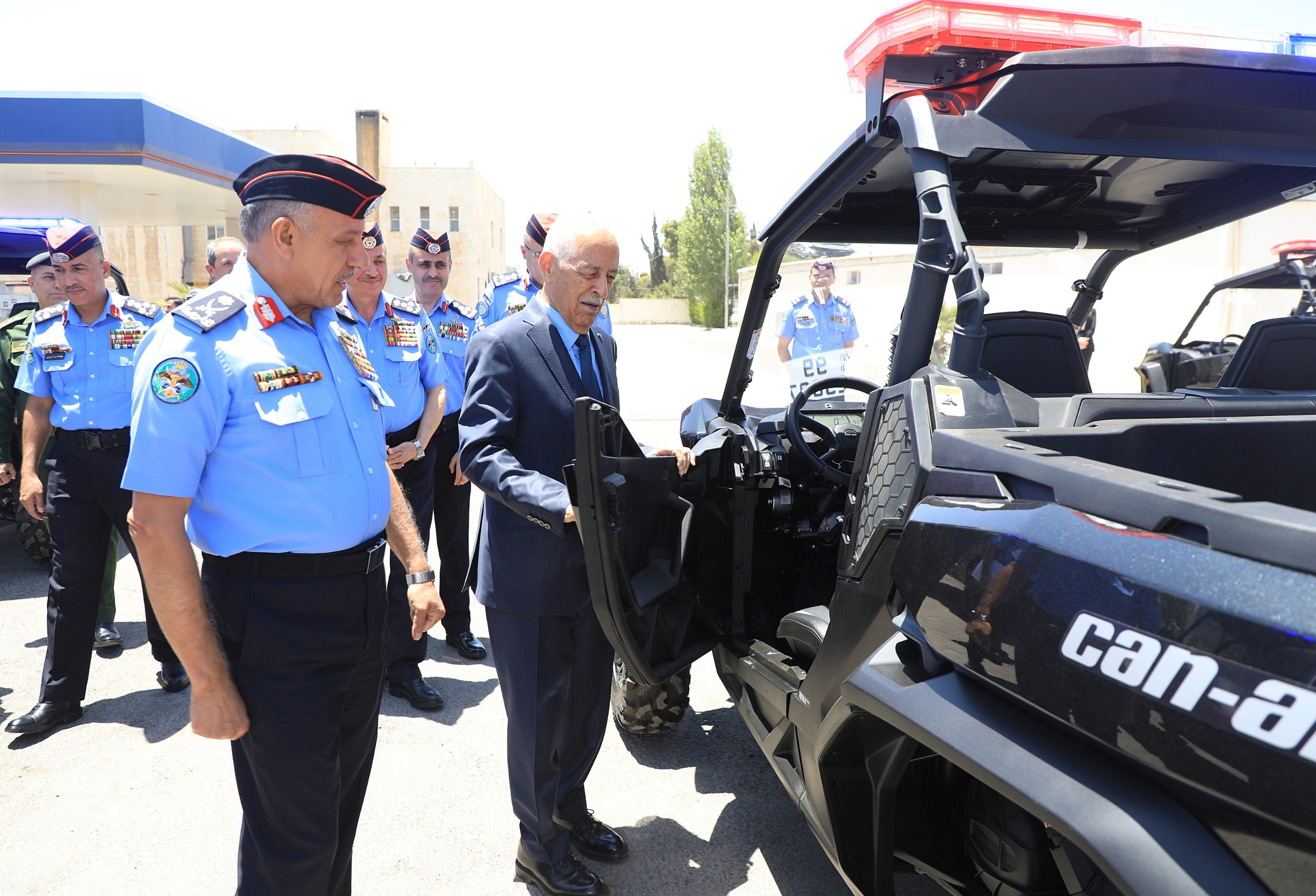 صورة حول : جلالة الملك عبدالله الثاني يعزز قدرات الأمن العام بـ 30 دراجة رباعية الدفع جلالة الملك عبدالله الثاني يعزز قدرات الأمن العام بـ 30 دراجة رباعية الدفع
