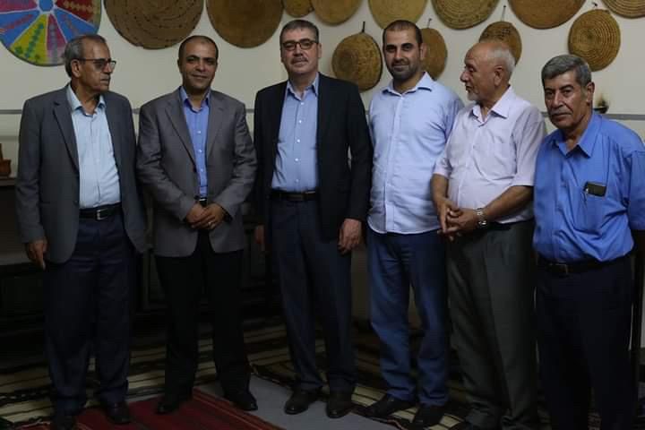 فريحات يفتتح ورشة تعبئة الزجاج بالرمل في الوهادنة بحضور مدير السياحة