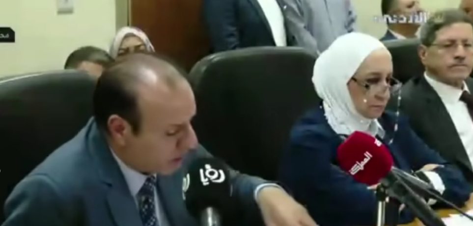 صورة حول : بالفيديو.. رئيس بلدية الطفيلة ينتقد دعم شركة الفوسفات ويؤكد بأنه سيقول للملك بالفيديو.. رئيس بلدية الطفيلة ينتقد دعم شركة الفوسفات ويؤكد بأنه سيقول للملك