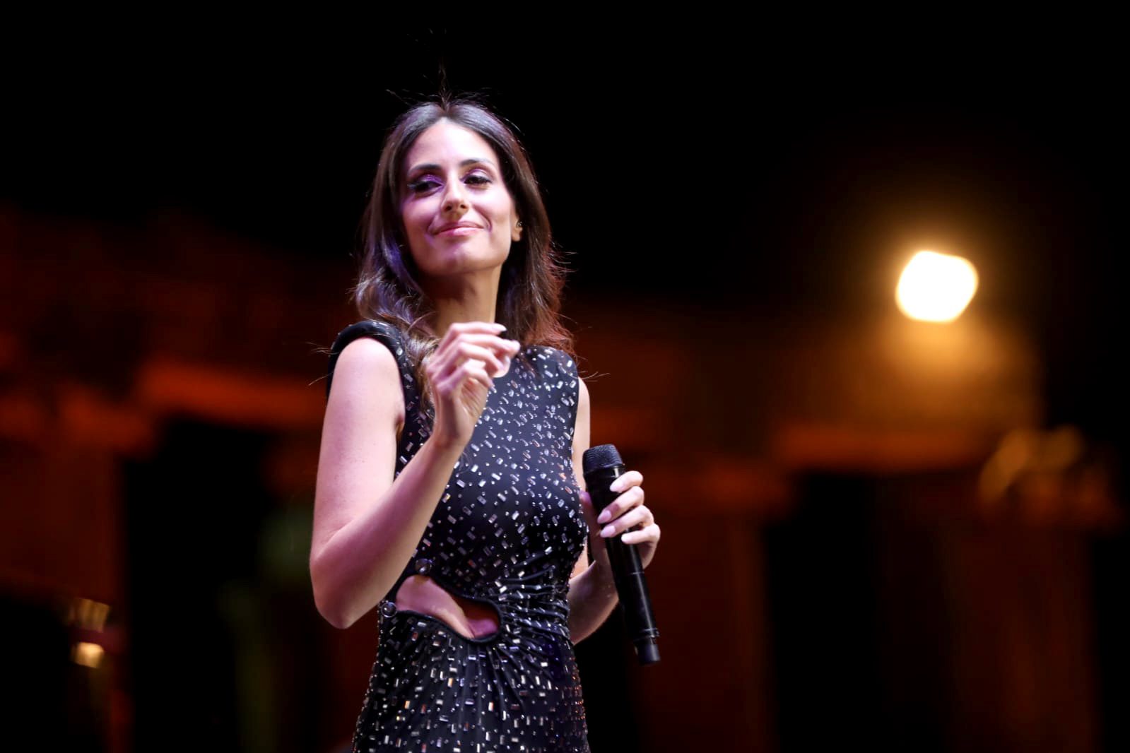 هبة طوجي وفرقة سراج يدشنون الساحة الرئيسية في جرش