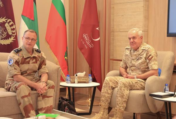 لقاء بين الحنيطي وقائد القوات البحرية الفرنسية