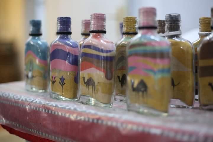 فريحات يفتتح ورشة تعبئة الزجاج بالرمل في الوهادنة بحضور مدير السياحة