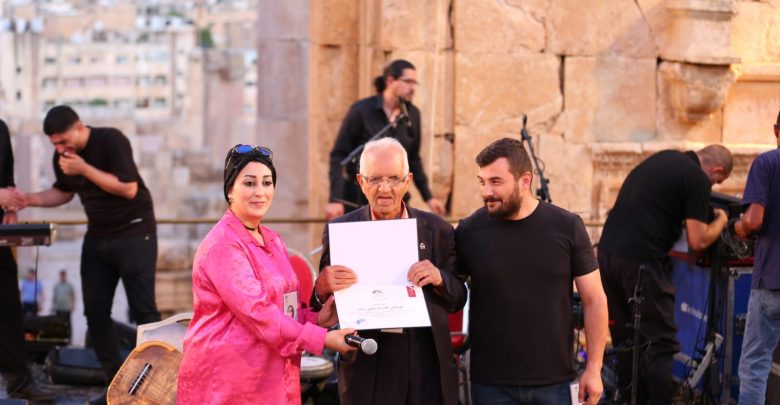 صورة حول : جرش 38 يكرم المعلم لطفي حداد جرش 38 يكرم المعلم لطفي حداد