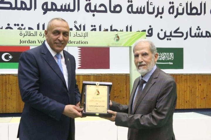 تكريم "الجزازي" في ختام البطولة العربية للناشئين