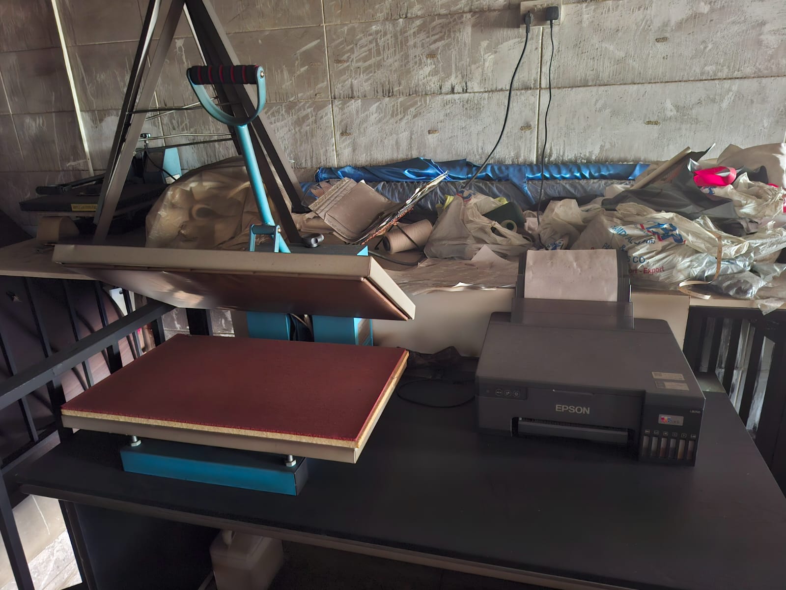 احتراق مخيطة C.F بالكرك احدى صديقات التليف الكيسي 