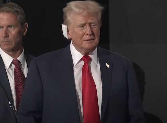 اول ظهور علني (دونالد ترامب) بعد محاولة اغتيالة