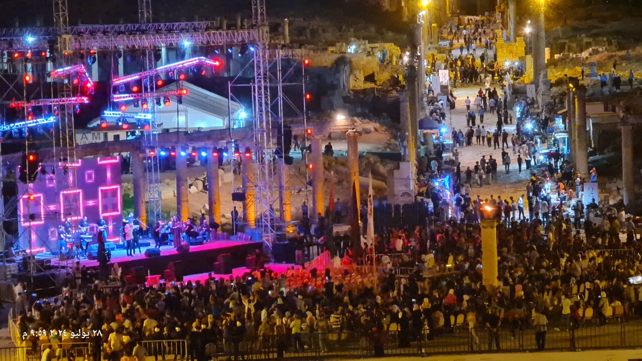 حضور واسع للجماهير الاردنية والعربية في مهرجان جرش للثقافة والفنون(صور وفيديو)