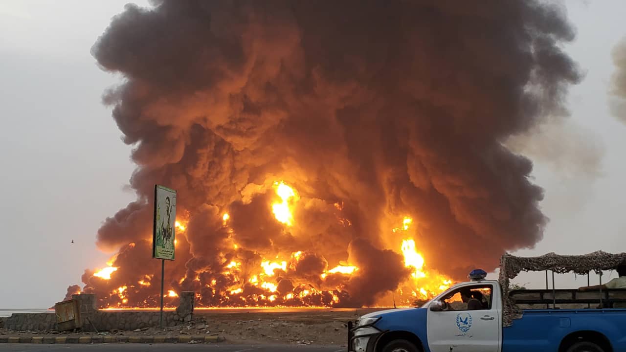 صورة حول : 6 شهداء و80 إصابة جراء الضربات الإسرائيلية على اليمن 6 شهداء و80 إصابة جراء الضربات الإسرائيلية على اليمن