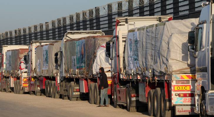 صورة حول : 83 شاحنة مساعدات اردنية جديدة تحمل أغذية وملابس و مواد صحية 83 شاحنة مساعدات اردنية جديدة تحمل أغذية وملابس و مواد صحية