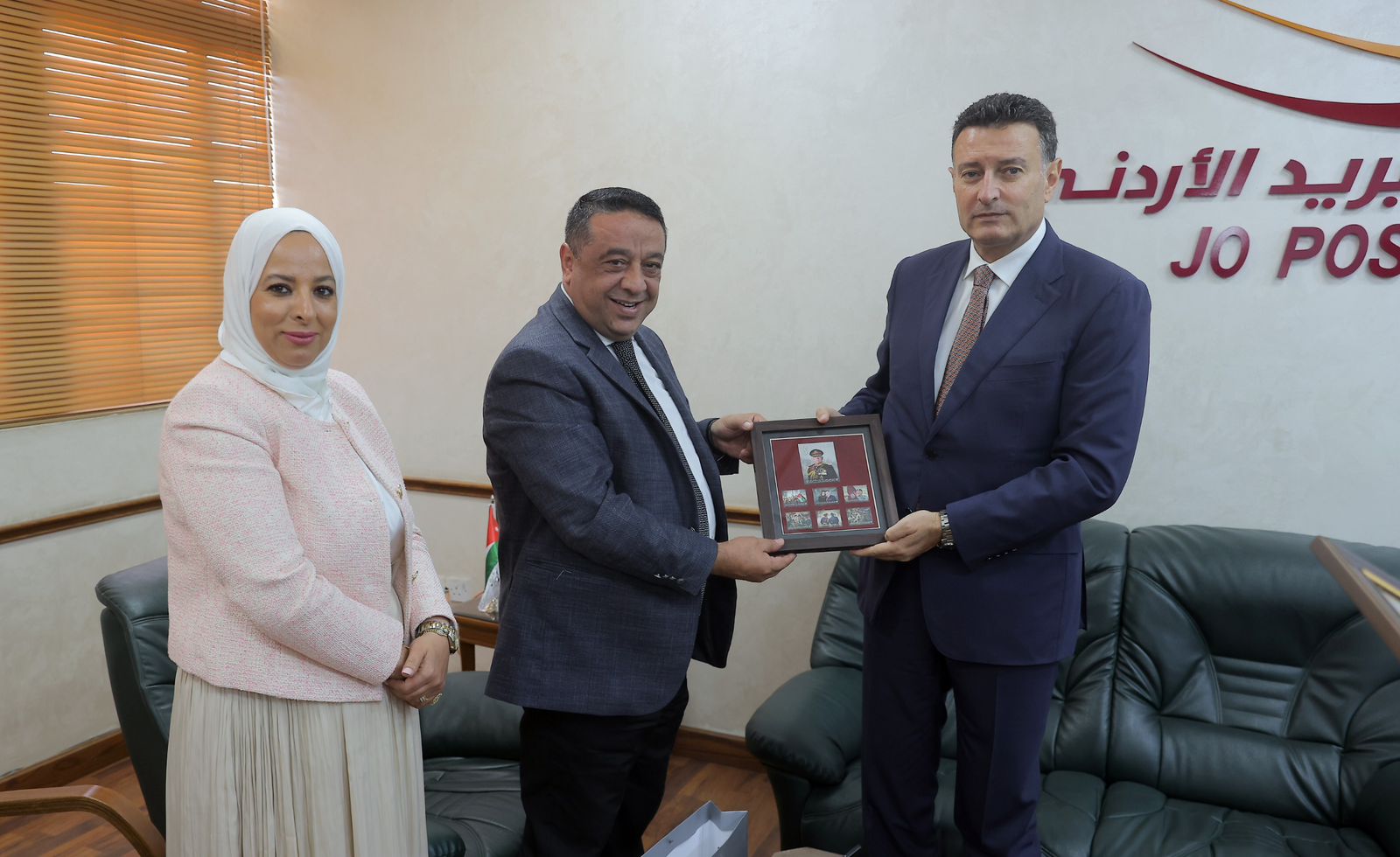 صورة حول : الصفدي يزور البريد الأردني ويلتقي الداوود الصفدي يزور البريد الأردني ويلتقي الداوود