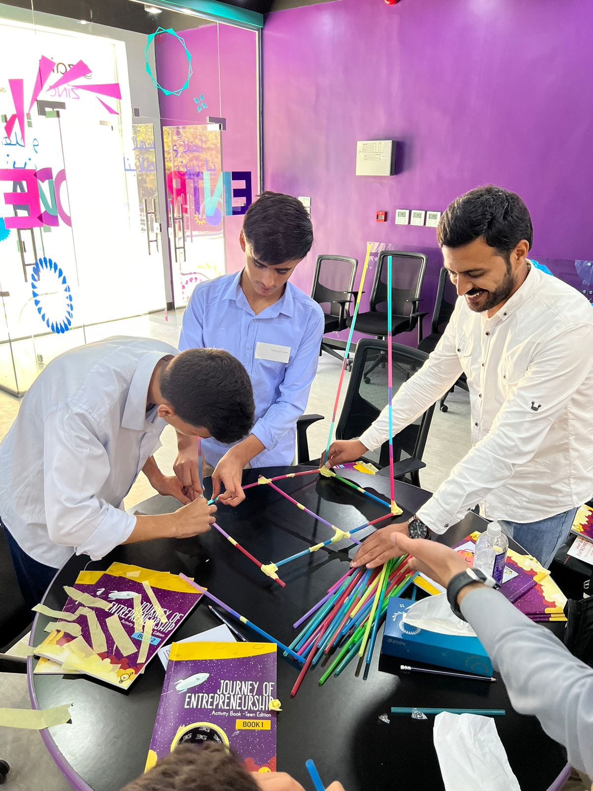 صورة حول : بالتزامن مع بدء العطلة الصيفية للمدارس منصّة زين تطلق برنامج مجتمع الرياديين الصغار (YESJO) في عمان واربد والكرك والعقبة بالتزامن مع بدء العطلة الصيفية للمدارس منصّة زين تطلق برنامج مجتمع الرياديين الصغار (YESJO) في عمان واربد والكرك والعقبة