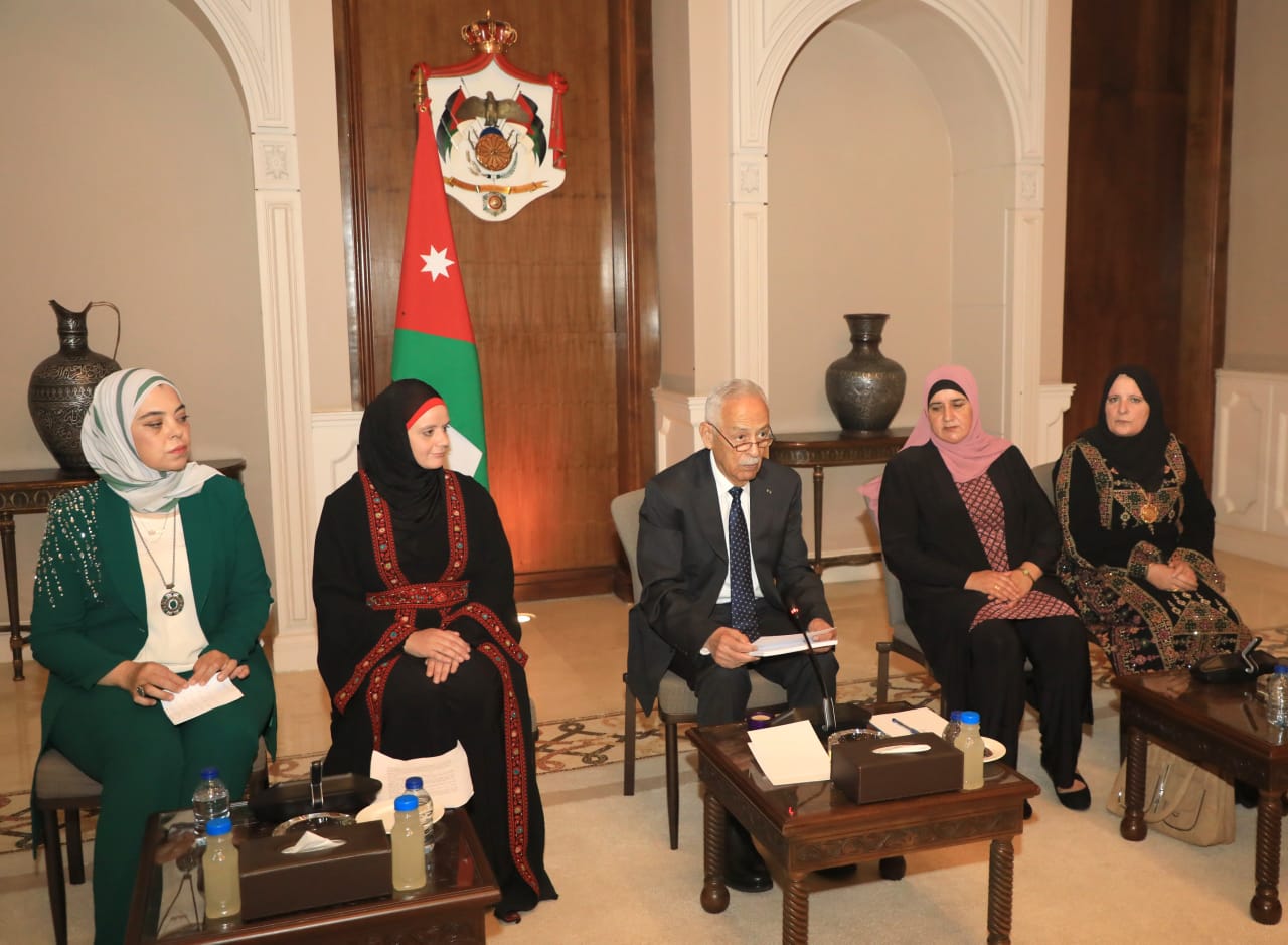 رئيس الديوان الملكي يلتقي فعاليات مجتمعية ونسائية وشبابية