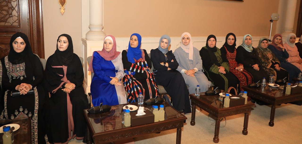 رئيس الديوان الملكي يلتقي فعاليات مجتمعية ونسائية وشبابية