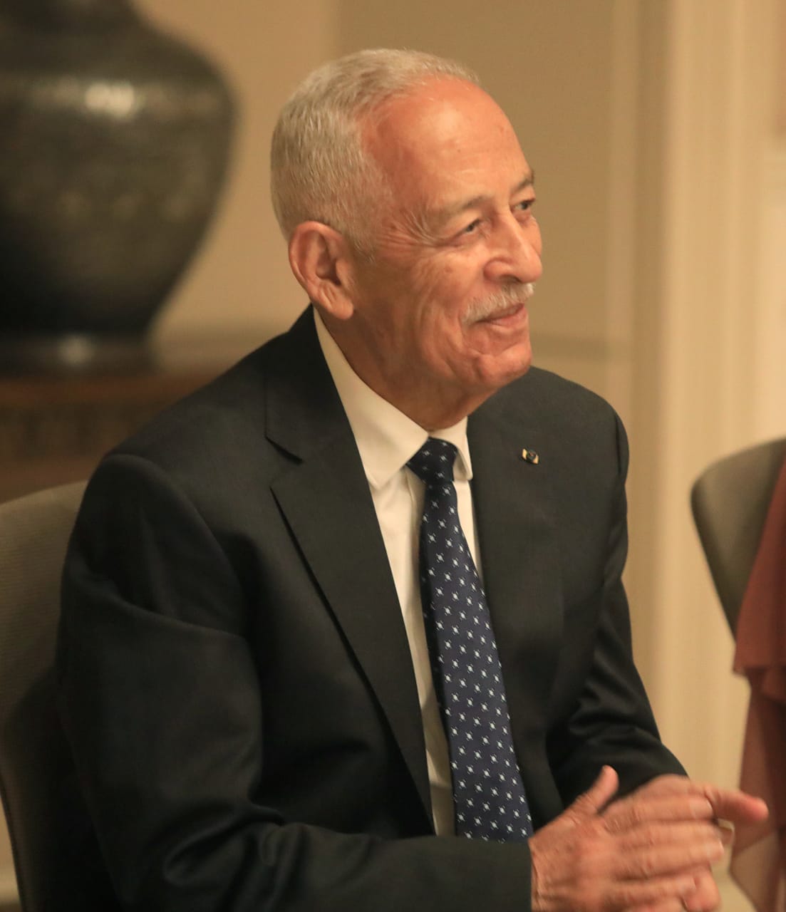 رئيس الديوان الملكي يلتقي فعاليات مجتمعية ونسائية وشبابية