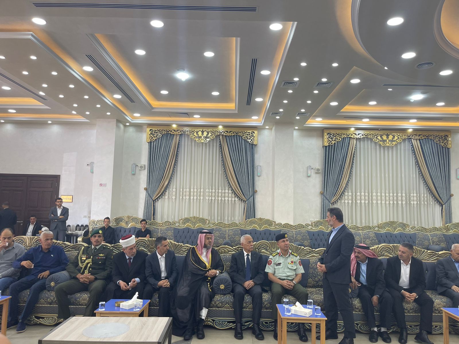 مندوبا عن الملك وولي العهد.... النابلسي واللواما والداوود والفاعوري والخريسات