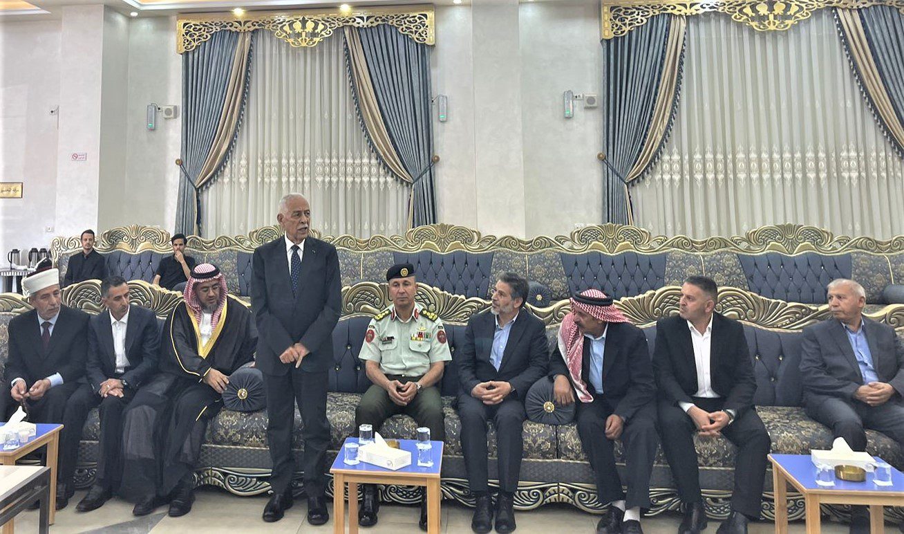 مندوبا عن الملك وولي العهد.... النابلسي واللواما والداوود والفاعوري والخريسات