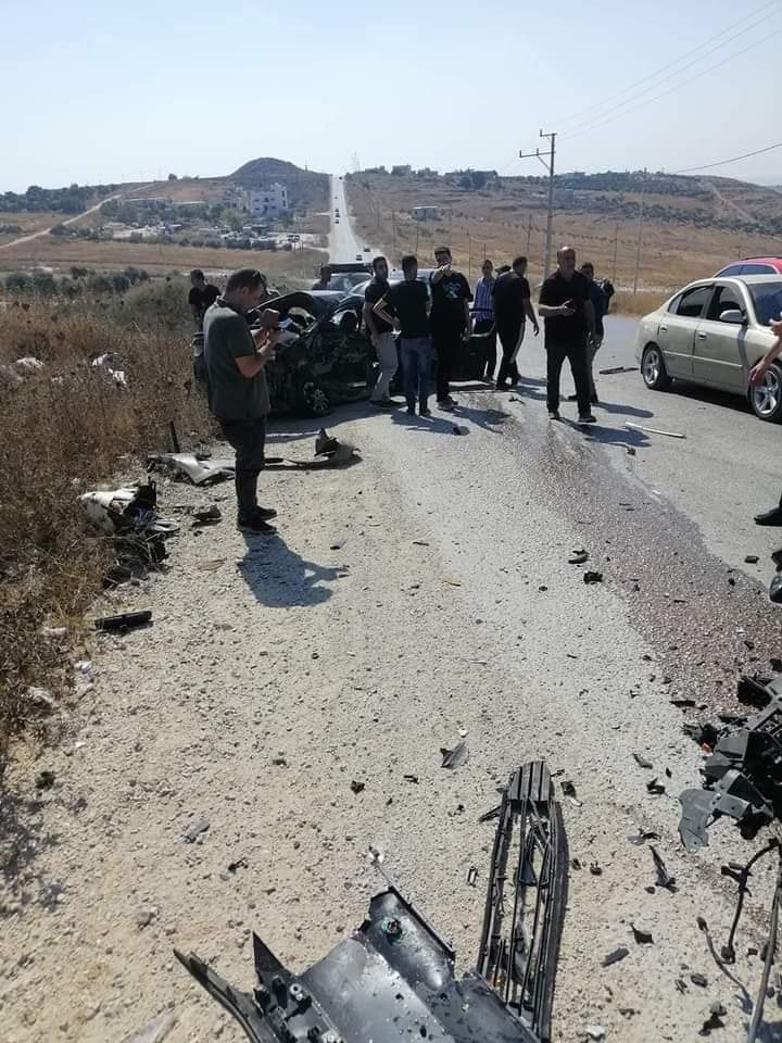 إربد: اصابه 3 أشخاص بحادث تصادم على طريق البترول
