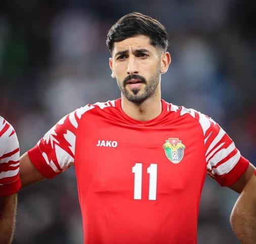 لاعب منتخب النشامى يزن النعيمات ينعى عمه