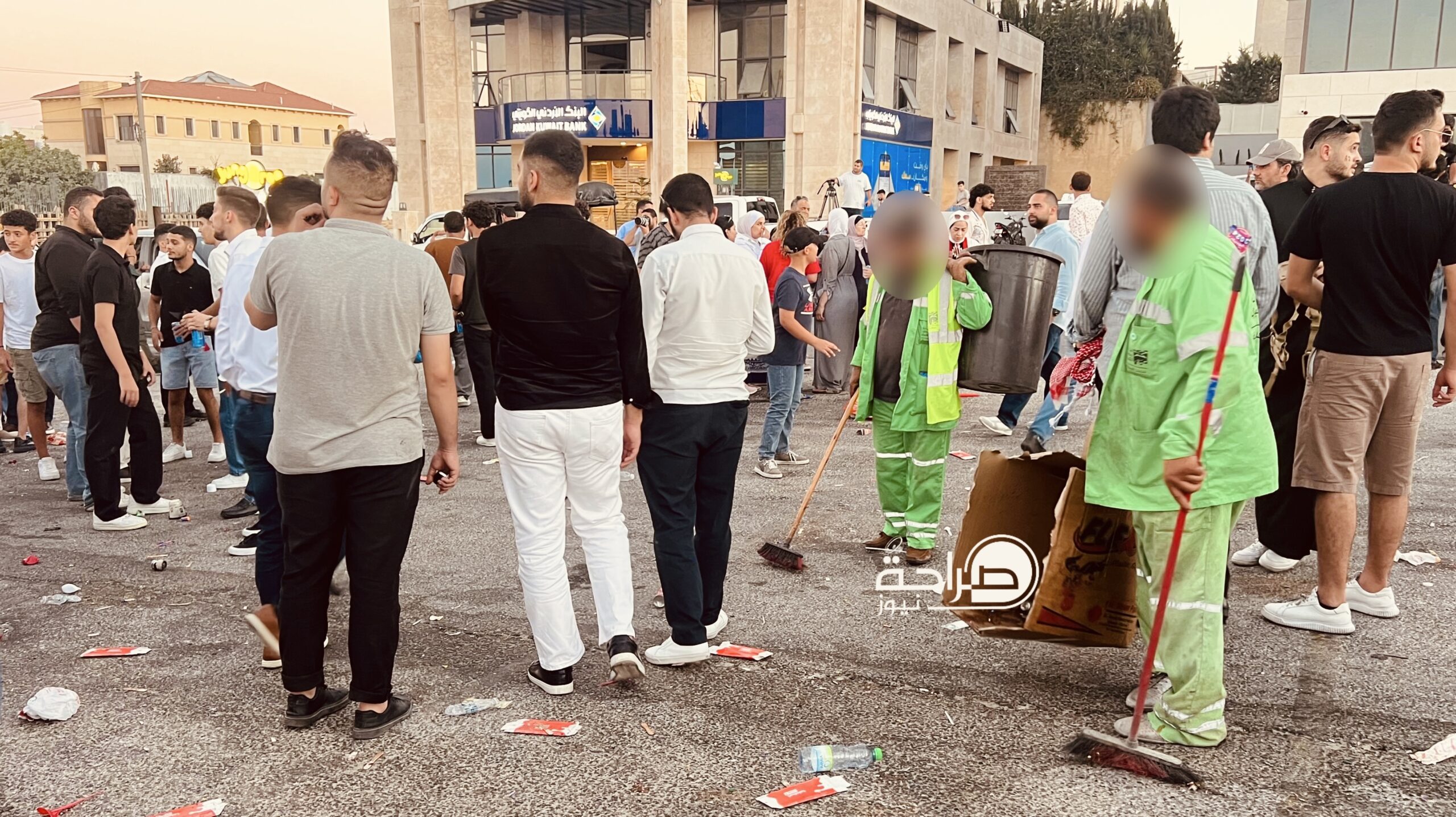 عاجل … فرحة النجاح أم فوضى القمامة؟