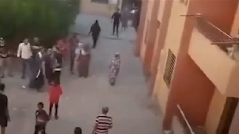 الاعتداء على رجل سوداني الجنسية في مصر و الامن المصري يعلق ( فيديو)