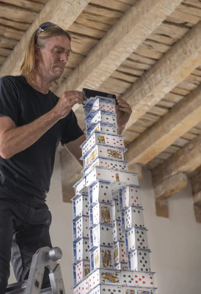 صورة حول : انحف هاتف في العالم يكتسح الأسواق بإمكانيات عالية انحف هاتف في العالم يكتسح الأسواق بإمكانيات عالية