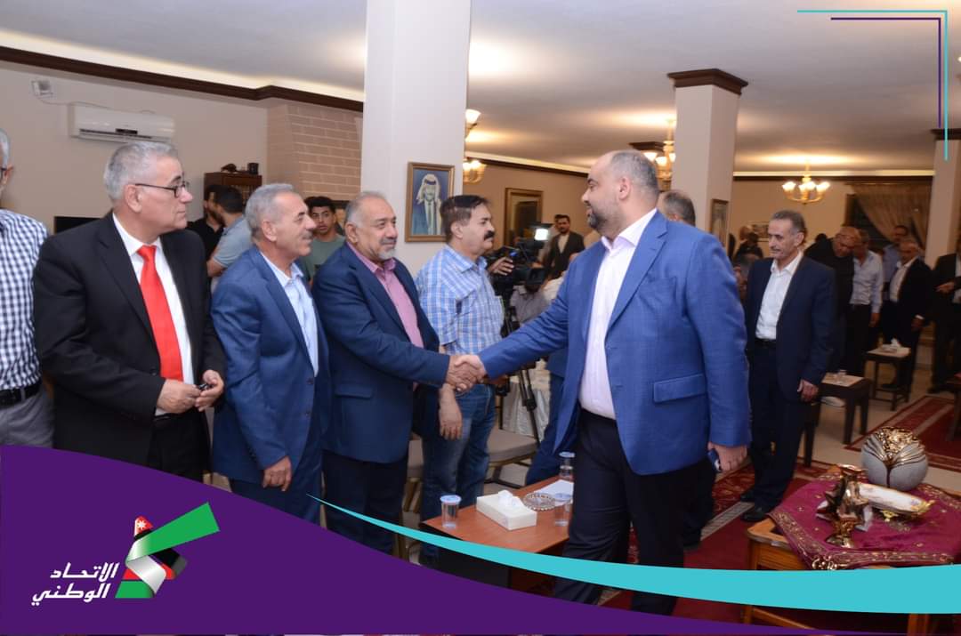 بالصور.. لقاء انتخابي لزهير الخشمان في ملتقى أبناء السلط