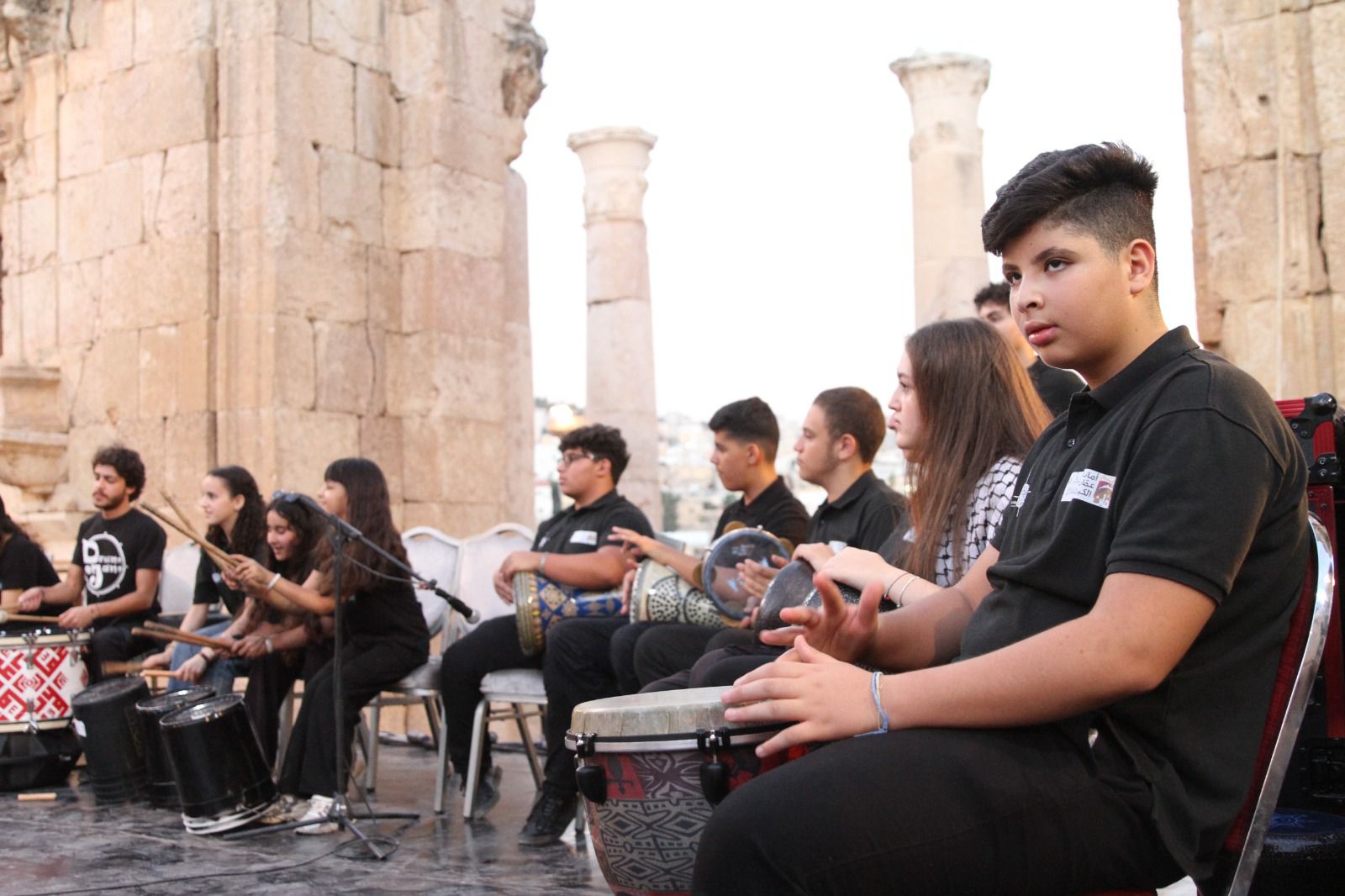 مسرح أرتيمس في جرش يستضيف فرقة "درم جام"