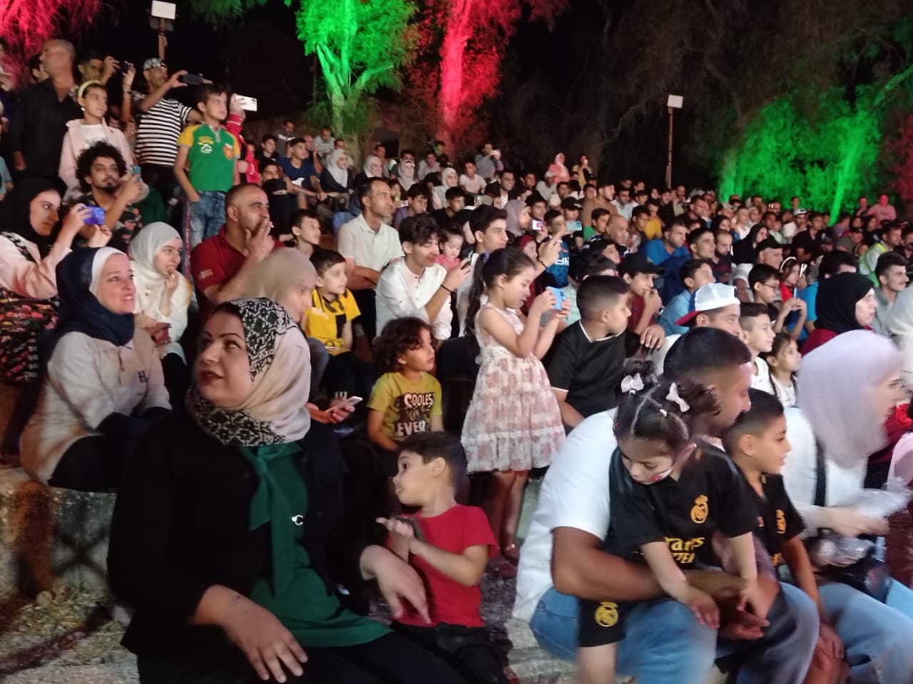 "زعل وخضرة" تتألق في مهرجان جرش في مسرحية "ترند"