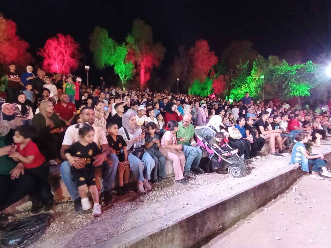 "زعل وخضرة" تتألق في مهرجان جرش في مسرحية "ترند"