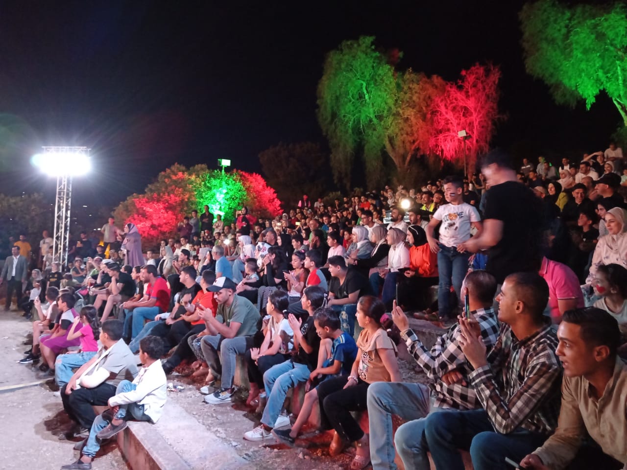 "زعل وخضرة" تتألق في مهرجان جرش في مسرحية "ترند"