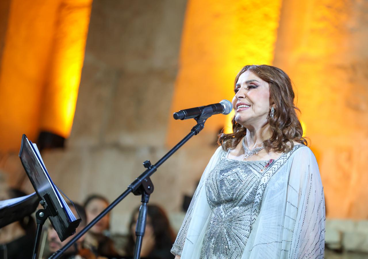 عفاف راضي لأول مرة في جرش تغني "قد عشقتُ القدس" وتقدم اجمل أغانيها