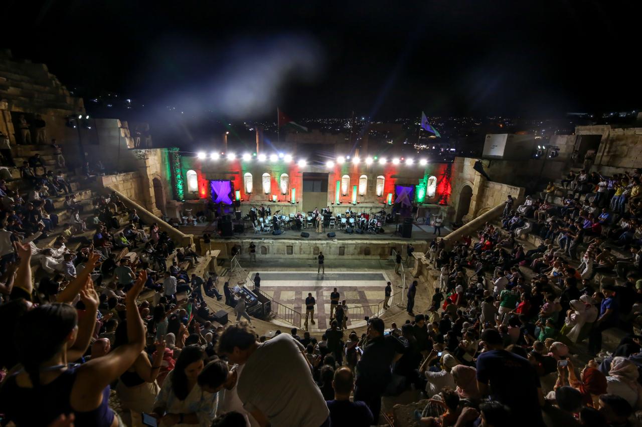 صورة حول : عفاف راضي لأول مرة في جرش تغني "قد عشقتُ القدس" وتقدم اجمل أغانيها عفاف راضي لأول مرة في جرش تغني "قد عشقتُ القدس" وتقدم اجمل أغانيها