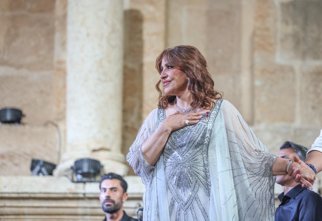 عفاف راضي لأول مرة في جرش تغني "قد عشقتُ القدس" وتقدم اجمل أغانيها