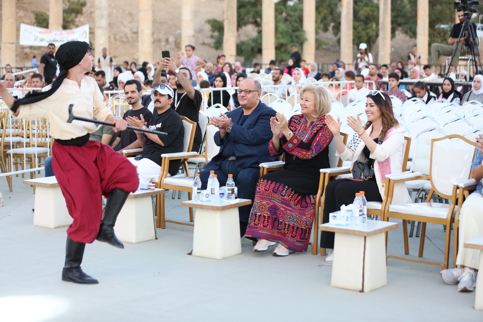 فرقة "أوف ستيج" الاستعراضية تسطر ليلة تراثية فلسطينية في أمسية جرشية