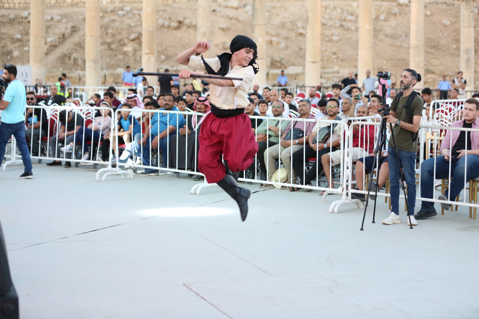 فرقة "أوف ستيج" الاستعراضية تسطر ليلة تراثية فلسطينية في أمسية جرشية