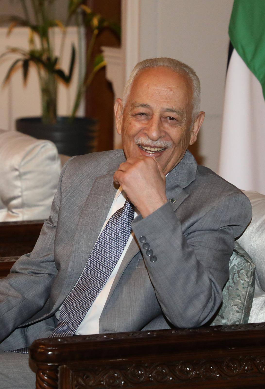 صورة حول : معالي رئيس الديوان الملكي معالي رئيس الديوان الملكي