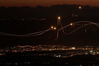 عاجل | رد حزب الله الصاروخي هل هو تصعيد حقيقي أم مُجرد مسرحية سياسيّة؟