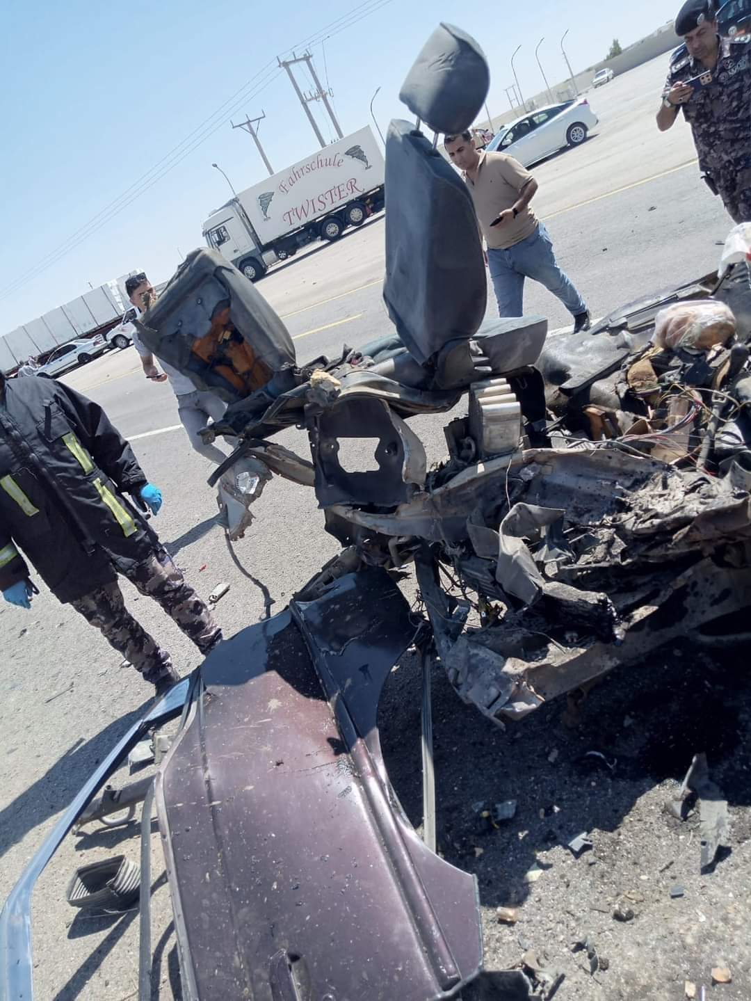 صورة حول : وفاة بتصادم مركبتين على الصحراوي(صور) وفاة بتصادم مركبتين على الصحراوي(صور)