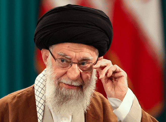 صورة حول : خامنئي يشعل ضجة بتدوينة على "إكس" خامنئي يشعل ضجة بتدوينة على "إكس"