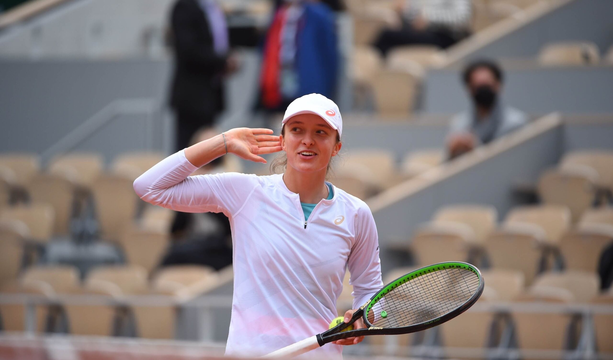 البولندية شفيونتيك تحلق في صدارة التصنيف العالمي