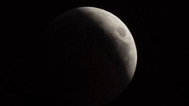 العالم سيشهد خسوفا جزئيا للقمر وظهور للقمر العملاق في وقت واحد