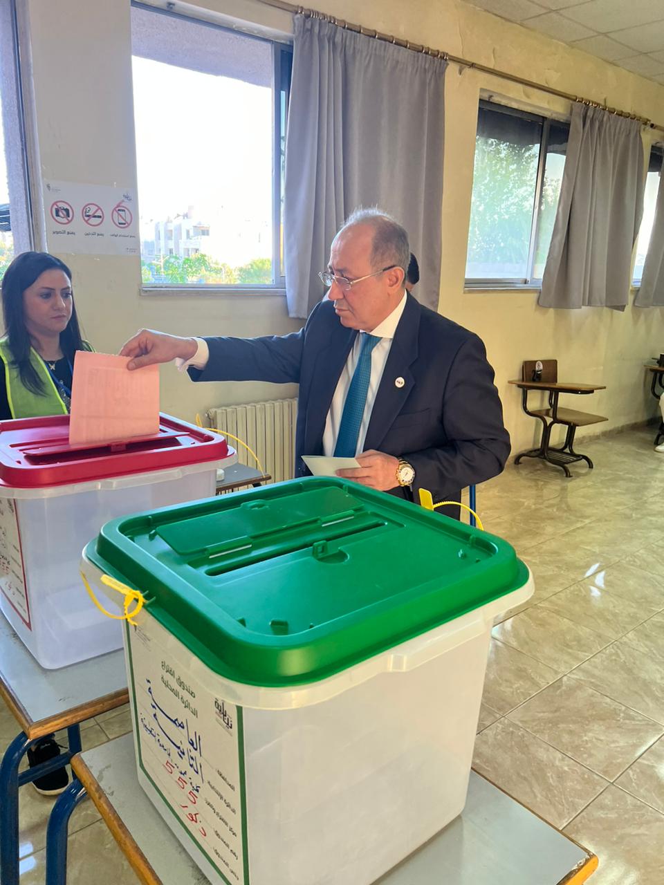 بالفيديو ..نفاع اول الامناء العامين الذين ادلوا بصوتهم