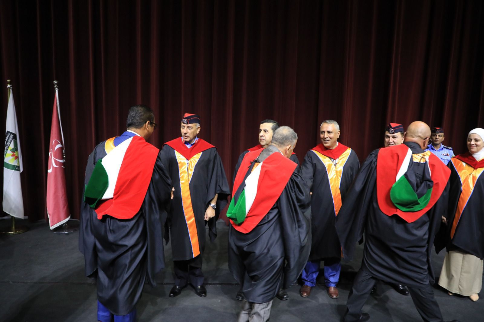 مدير الأمن العام يرعى حفل تخريج أكاديمية الأمير الحسين بن عبد الله الثاني للحماية المدنية