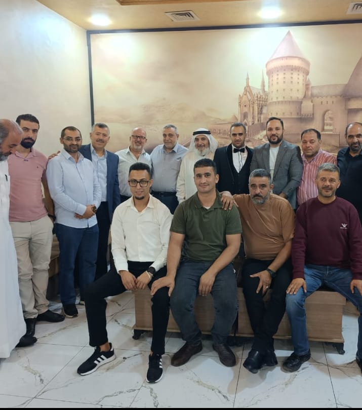 فراس الهيجاوي والإعلامي خليل قطيشات يباركون ابوجسار بمناسبة زواجه