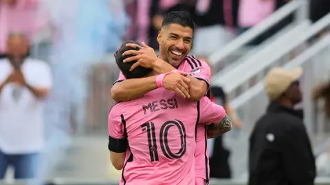 صورة حول : سواريز يعتزل اللعب دولياً و ميسي يوجه له رسالة سواريز يعتزل اللعب دولياً و ميسي يوجه له رسالة