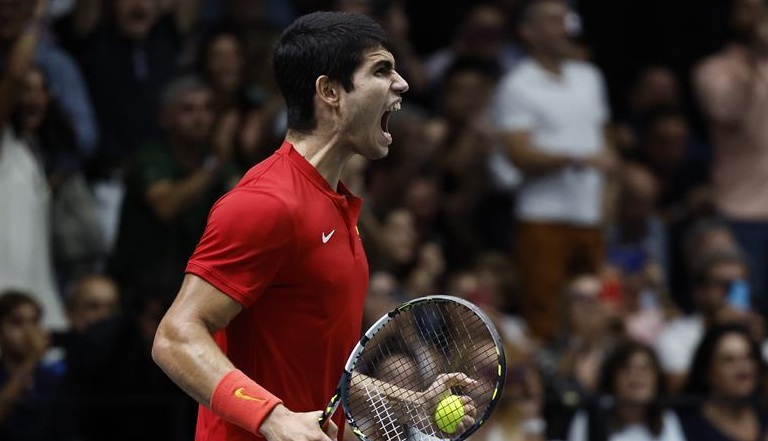 صورة حول : ألكاراز اول الواصلين لموسم الرياض للمشاركة في بطولة الاساطير ألكاراز اول الواصلين لموسم الرياض للمشاركة في بطولة الاساطير